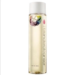 BEAUTYBLENDER // LIQUID CLEANSER